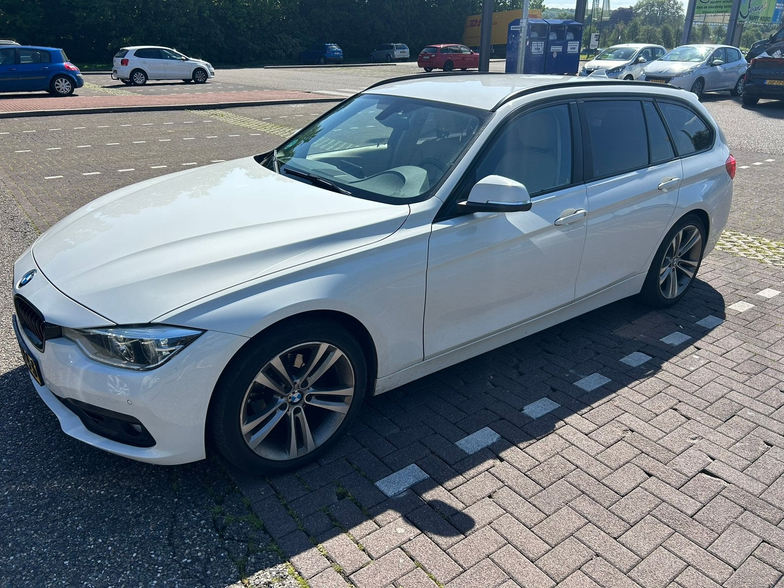 BMW 3-Serie 320i Touring 184pk Aut 2018 Wit (afn. trekhaak), 1998 cc, 1800 kg, Beige, Stationwagon