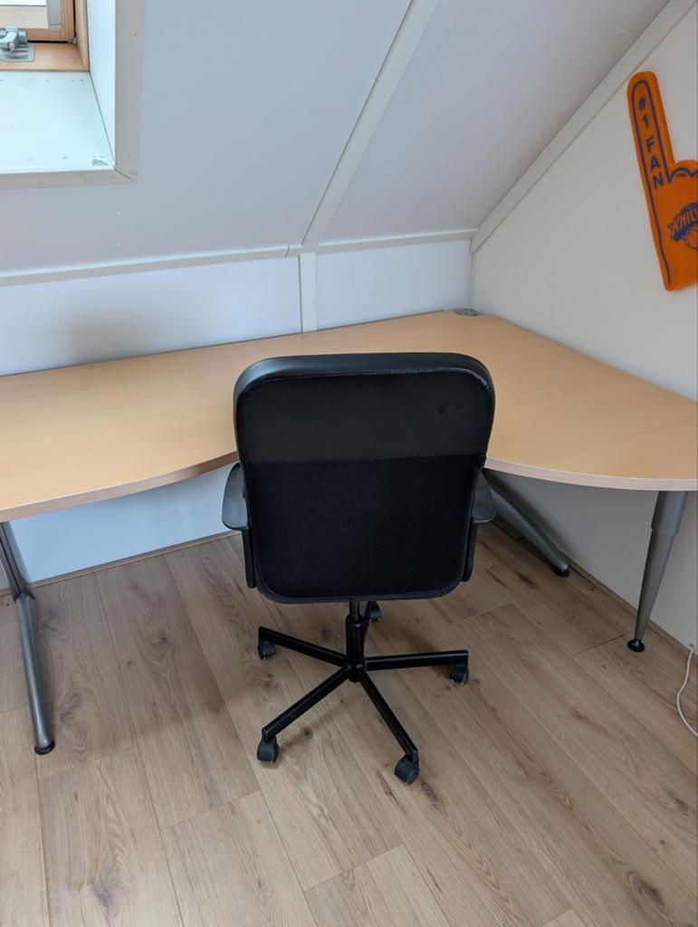 Hoekbureau met bureaustoel, Huis en Inrichting, Bureaus, Gebruikt, Hoekbureau, Overige merken, Modern, Spaanplaat of MDF, Bruin