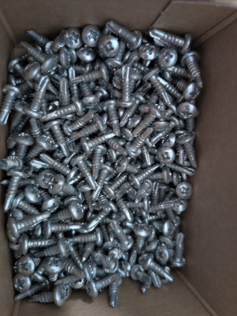 Nieuwe schroeven, 200 stuks en 50 stuks rvs, Doe-het-zelf en Verbouw, Schroeven, Nieuw, Ophalen of Verzenden, Minder dan 50 mm