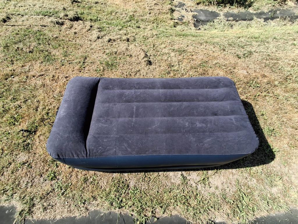 Intex luchtbed met ingebouwde pomp 180  87 cm, Ophalen of Verzenden, Ingebouwde pomp