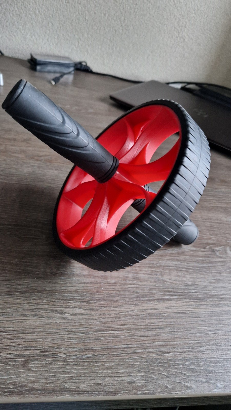 Crivit Buikspierwiel met kniematje, Sport en Fitness, Fitnessmaterialen, Zo goed als nieuw, Buikspierwiel, Armen, Benen, Borst