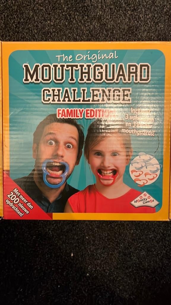 The Original Mouthguard Challenge familiy edition, Vijf spelers of meer, Ophalen of Verzenden, Zo goed als nieuw, Identity games