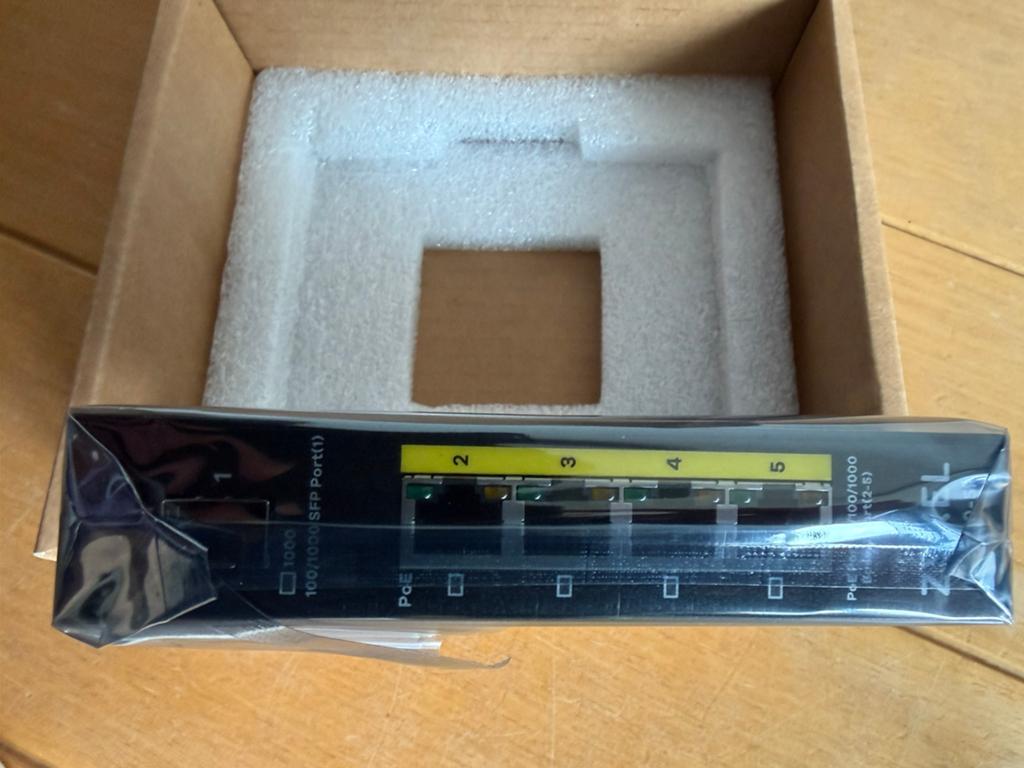 Nieuwe Zyxel RGS100-5P Robuuste Gigabit PoE Switch, Computers en Software, Ophalen of Verzenden, Nieuw