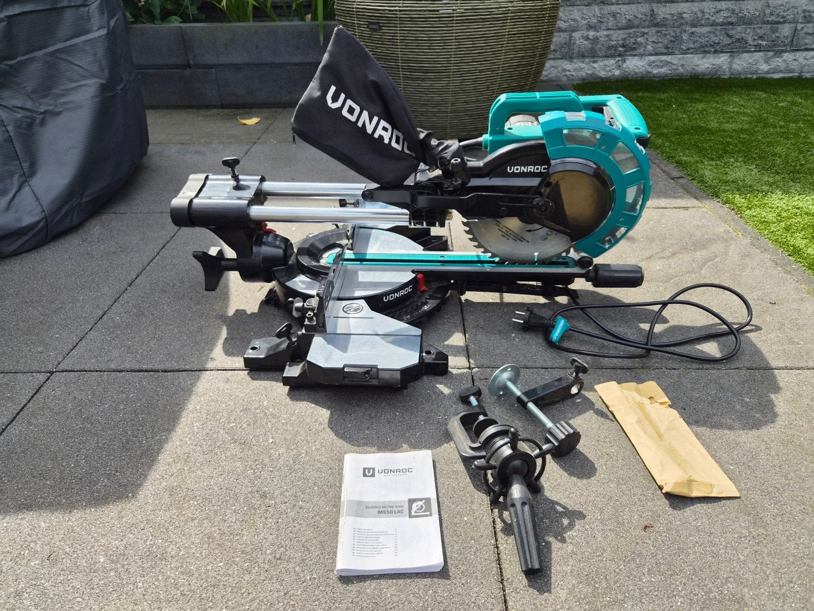 Te koop Vonroc afkortzaag, Doe-het-zelf en Verbouw, Gereedschap | Zaagmachines, Ophalen, Gebruikt, Afkortzaag, 30 tot 70 mm