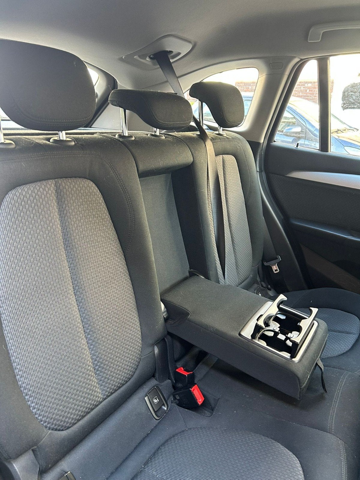 BMW X1 Sdrive18i 140pk 2019 Zwart, Auto's, BMW, Zwart, 75 €/maand, Handgeschakeld, Particulier
