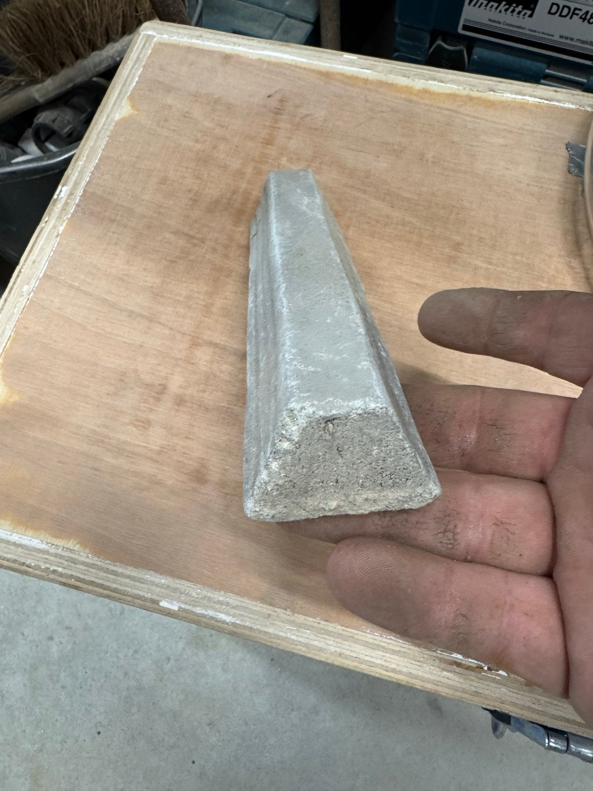 Betonblokje voor betonnetten, Ophalen, Gebruikt
