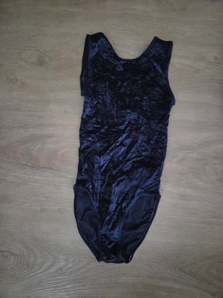 Turnpakjes in verschillende maten en kleuren, Ophalen, Gebruikt, Overige kleuren, Kindermaat 122 t/m 140
