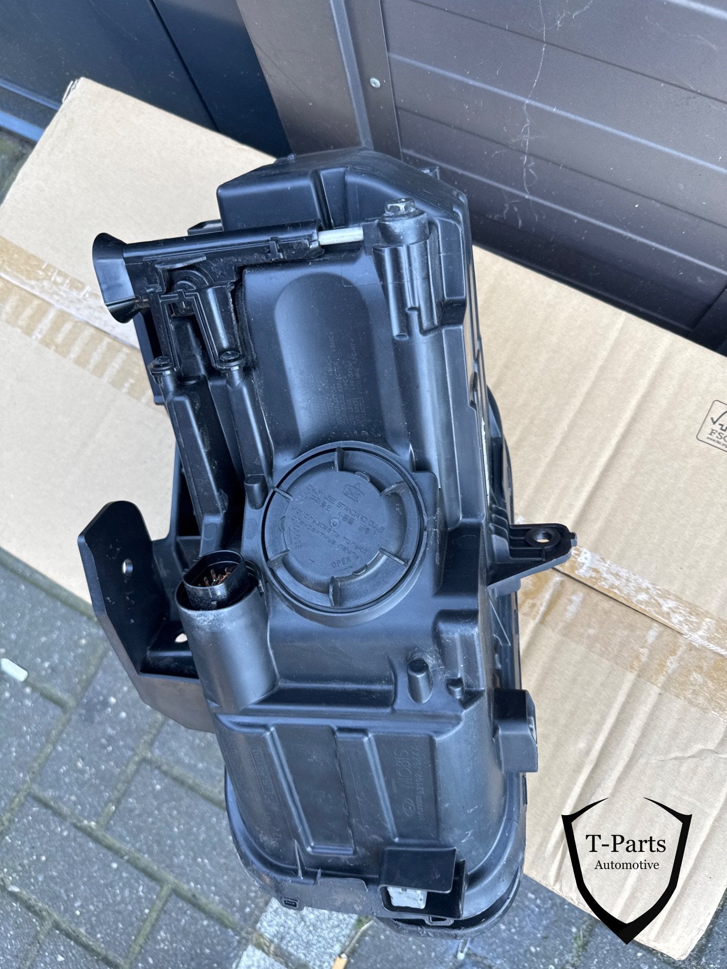 Hyundai Kona rechts koplamp 92102j9100, Gebruikt, Heolleung-ro 12
06797  Seoul, Ophalen of Verzenden, Info@hyundai.com