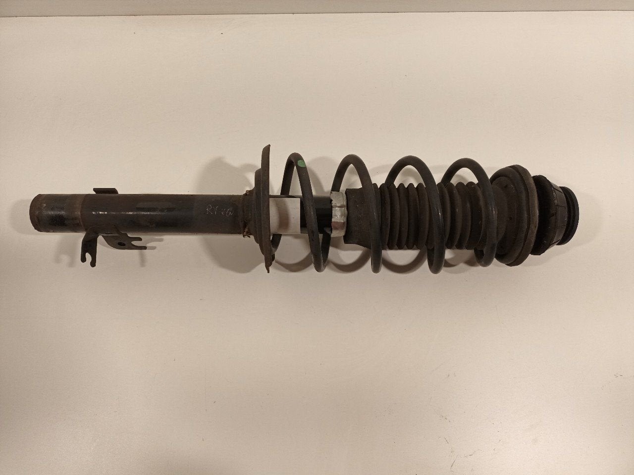 Veerpoot rechts voor Peugeot 108, Auto-onderdelen, Onderdelen@venauto.nl, Van der Ven Autorecycling B.V., Gebruikt, Ettenseweg 76, 4706 PB Roosendaal, The Netherlands