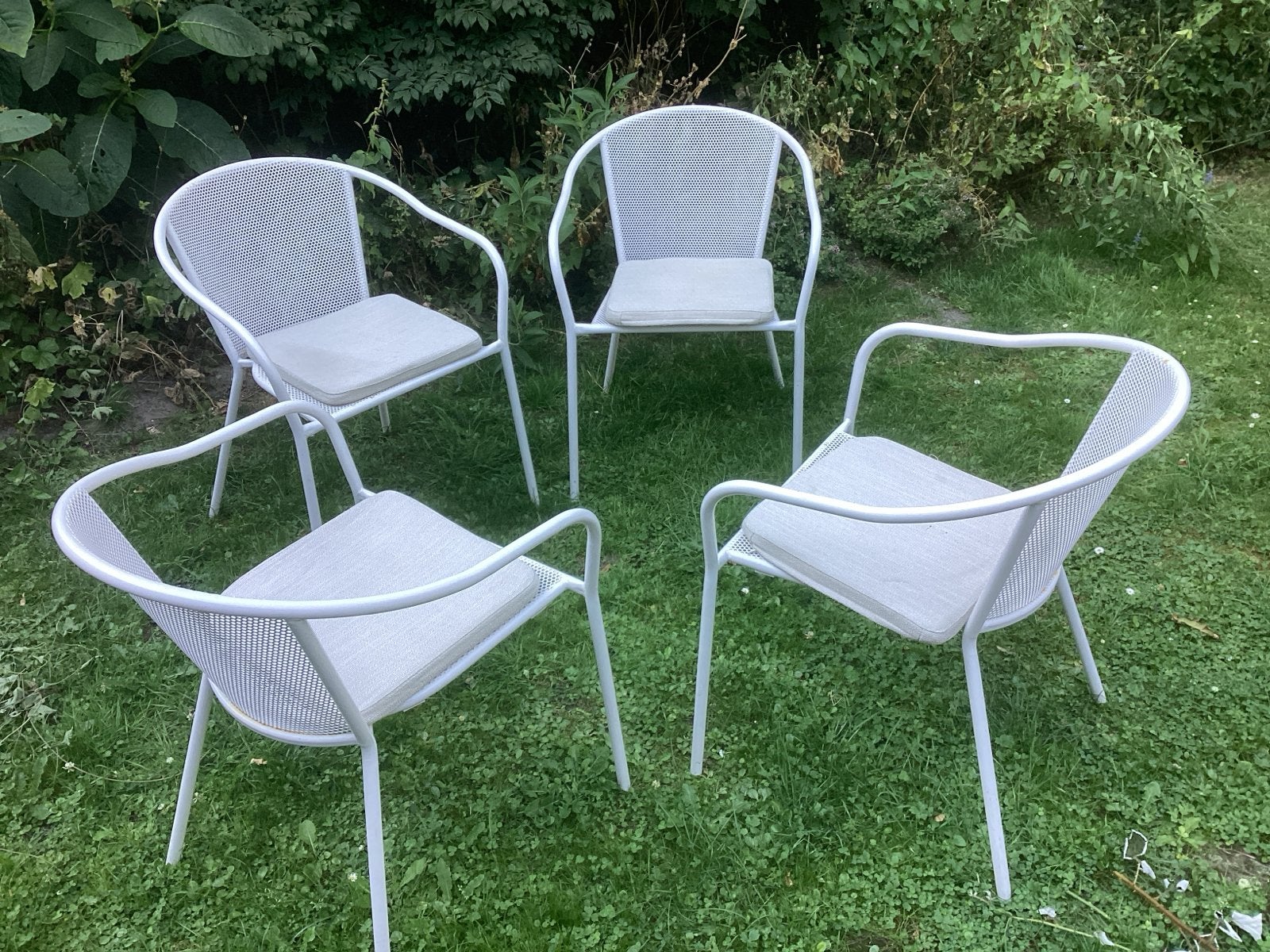 4x Witte metalen tuinstoelen met kussens, Tuin en Terras, Tuinstoelen, Ophalen, Gebruikt, Metaal, Stapelbaar