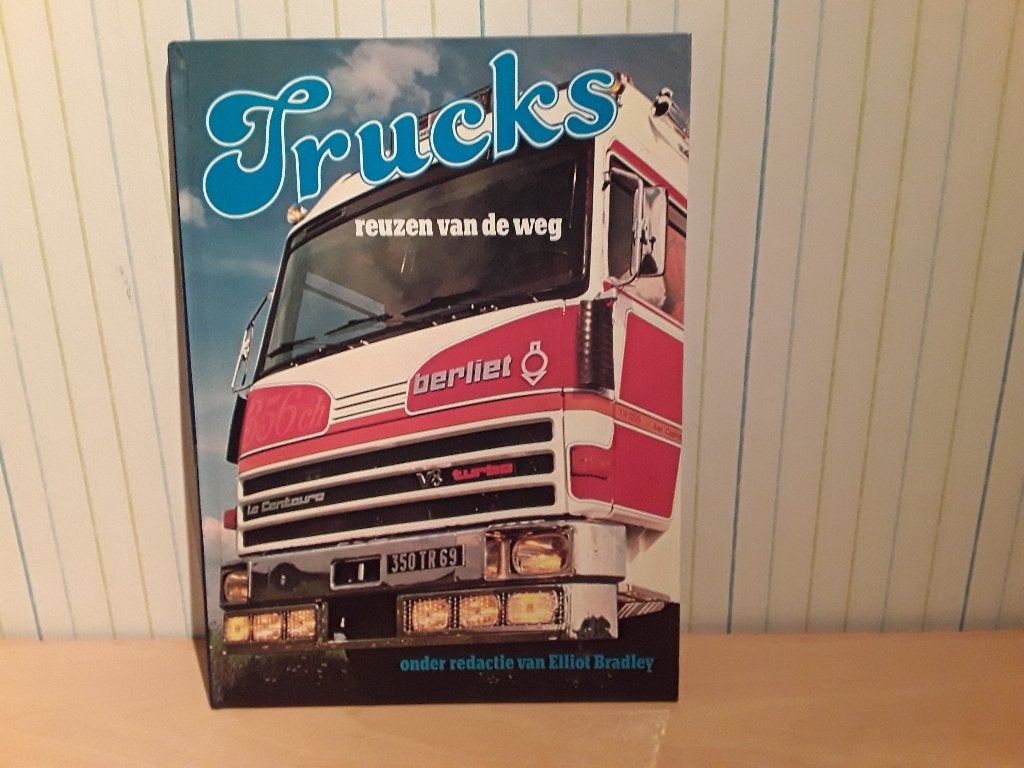 Boek Trucks, Boeken, Vervoer en Transport, Zo goed als nieuw, Vrachtwagen, Ophalen of Verzenden