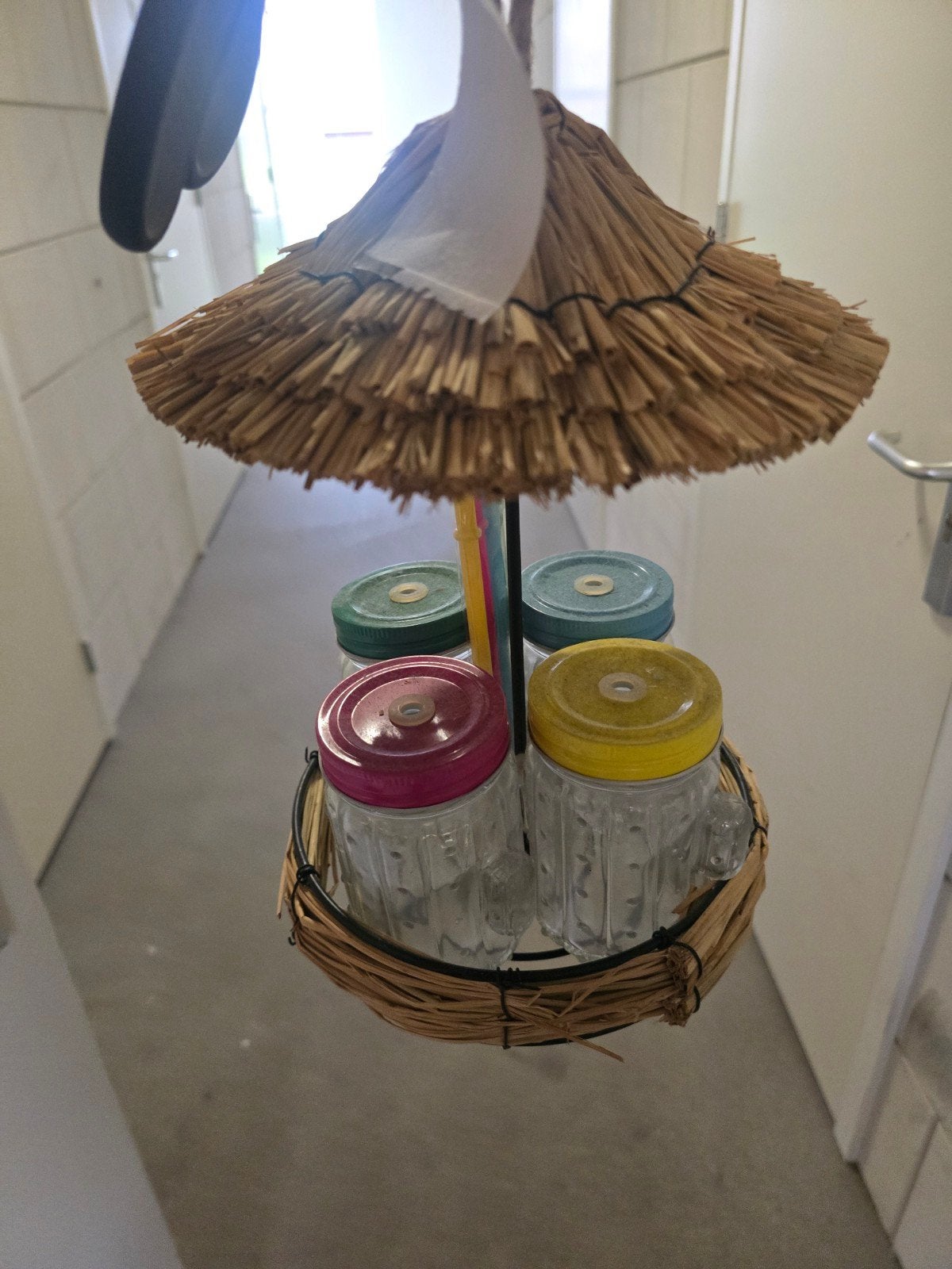 Leuke drankdispenser met rieten parasol, Ophalen of Verzenden, Meerkleurig, Glas, Overige typen
