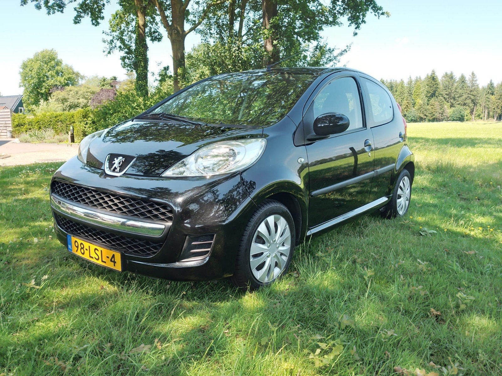 Peugeot 107 met weinig kilometers.12V urban move 5DR 2010, Auto's, Voorwielaandrijving, Stof, Elektrische ramen, 4 stoelen