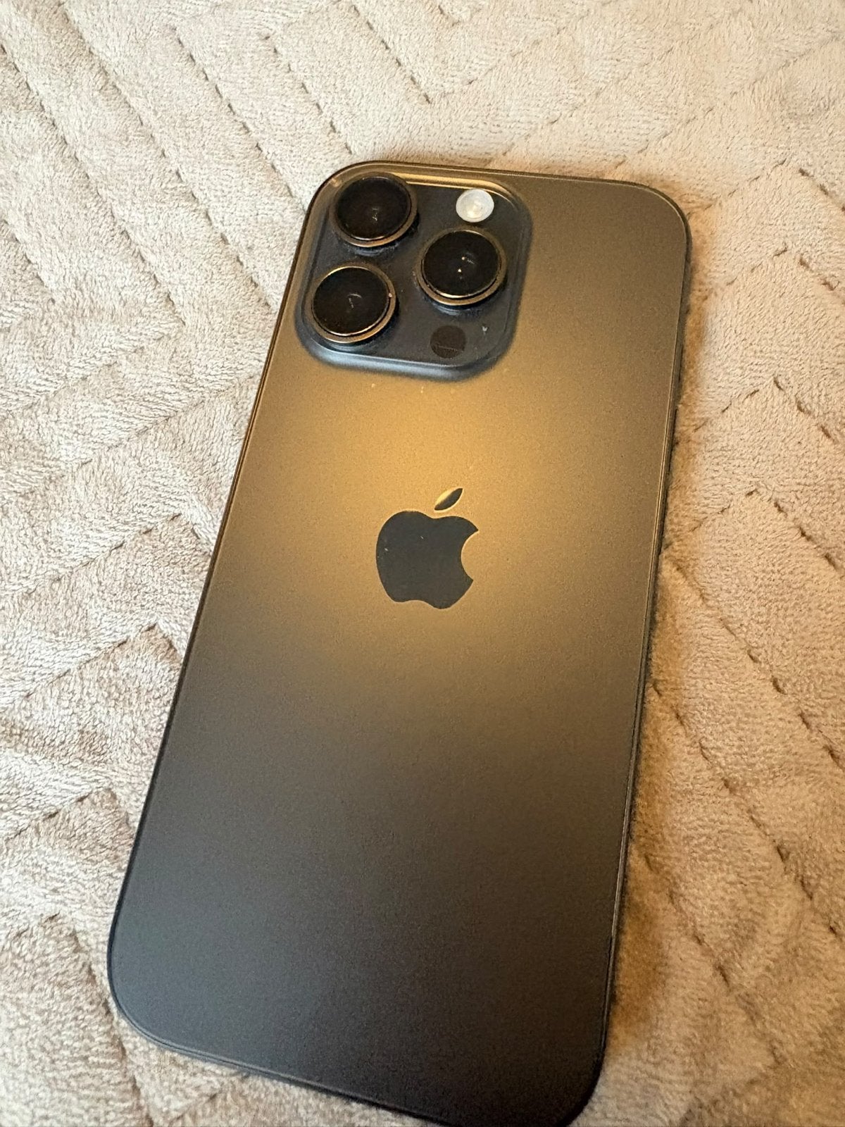 iPhone 16 Pro - Zo goed als nieuw, 90% batterijconditie, Telecommunicatie, 128 GB, Zo goed als nieuw, Zonder simlock, Zonder abonnement