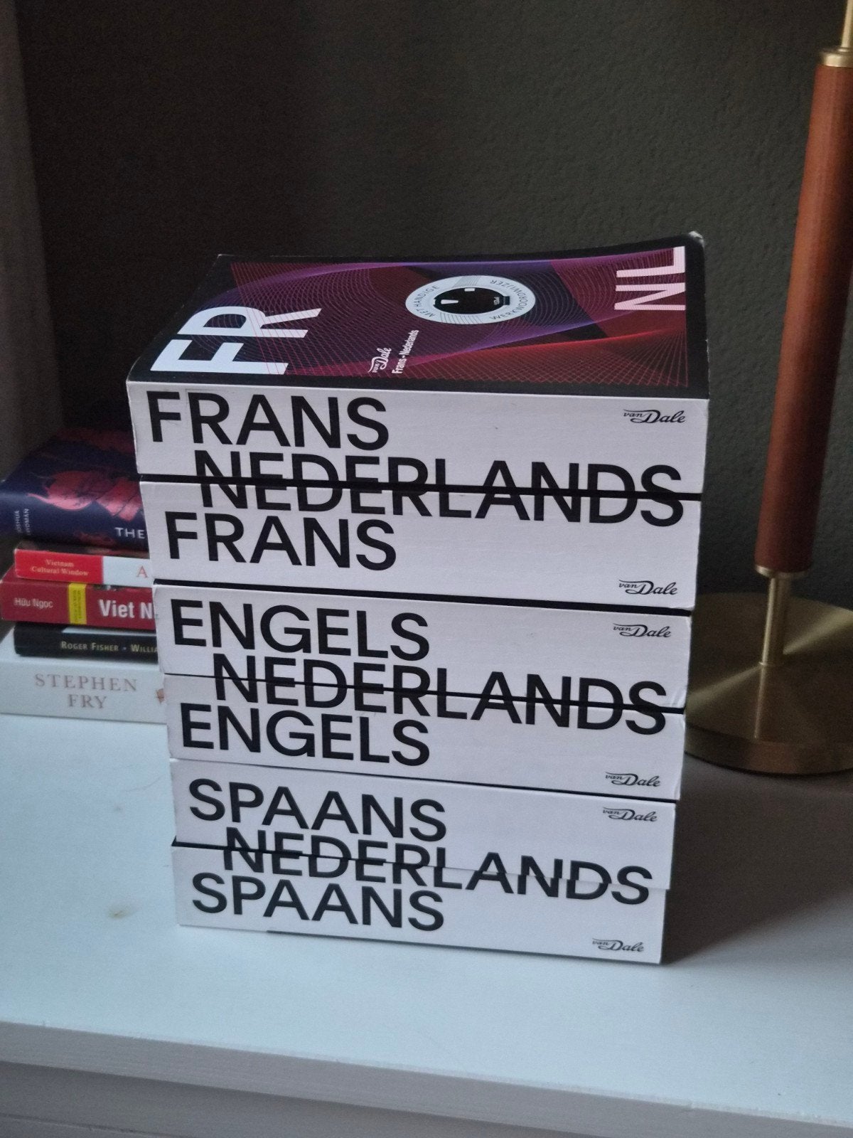 Woordenboek van dale. 7,50 per stuk. Frans, Spaans en Enge, Ophalen of Verzenden, Zo goed als nieuw, Van Dale