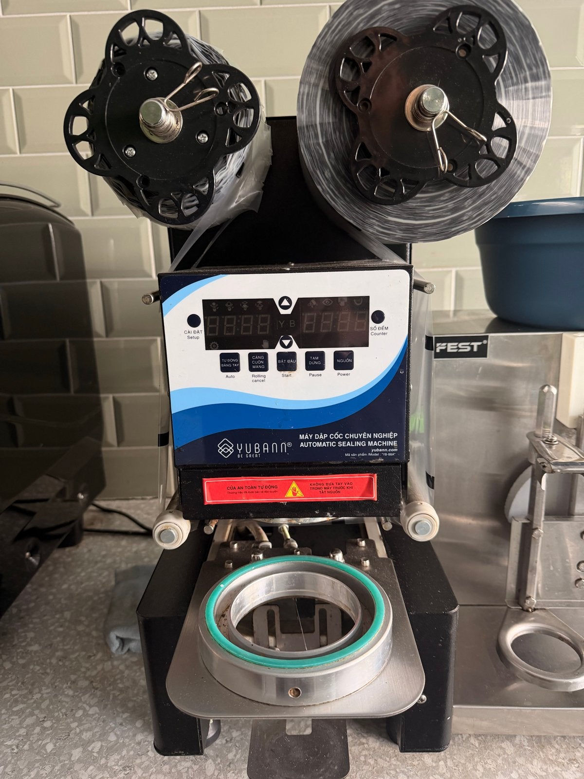 Automatische Sealing Machine voor Bekers, Ophalen, Gebruikt, Overige typen