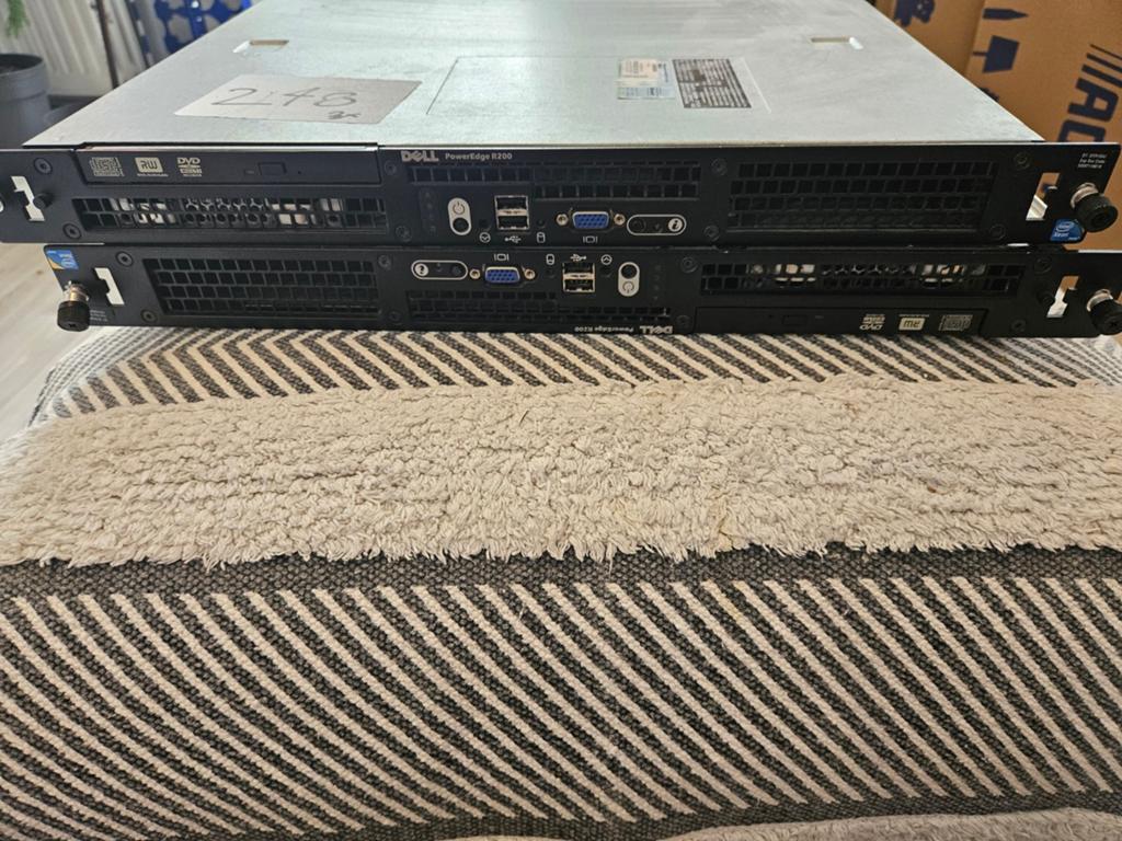 X2 Dell PowerEdge R200 Server - Compacte Rack Server, Computers en Software, Servers, Gebruikt, 2 tot 3 Ghz, Minder dan 4 GB, Ophalen of Verzenden