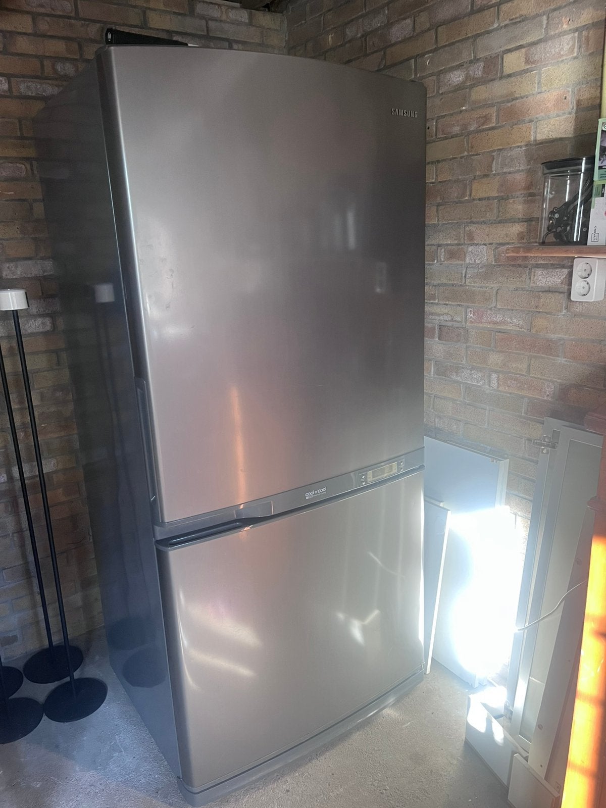 Gratis Kapotte koelkast, Witgoed en Apparatuur, Koelkasten en IJskasten, Ophalen, 200 liter of meer, Met aparte vriezer, 160 cm of meer