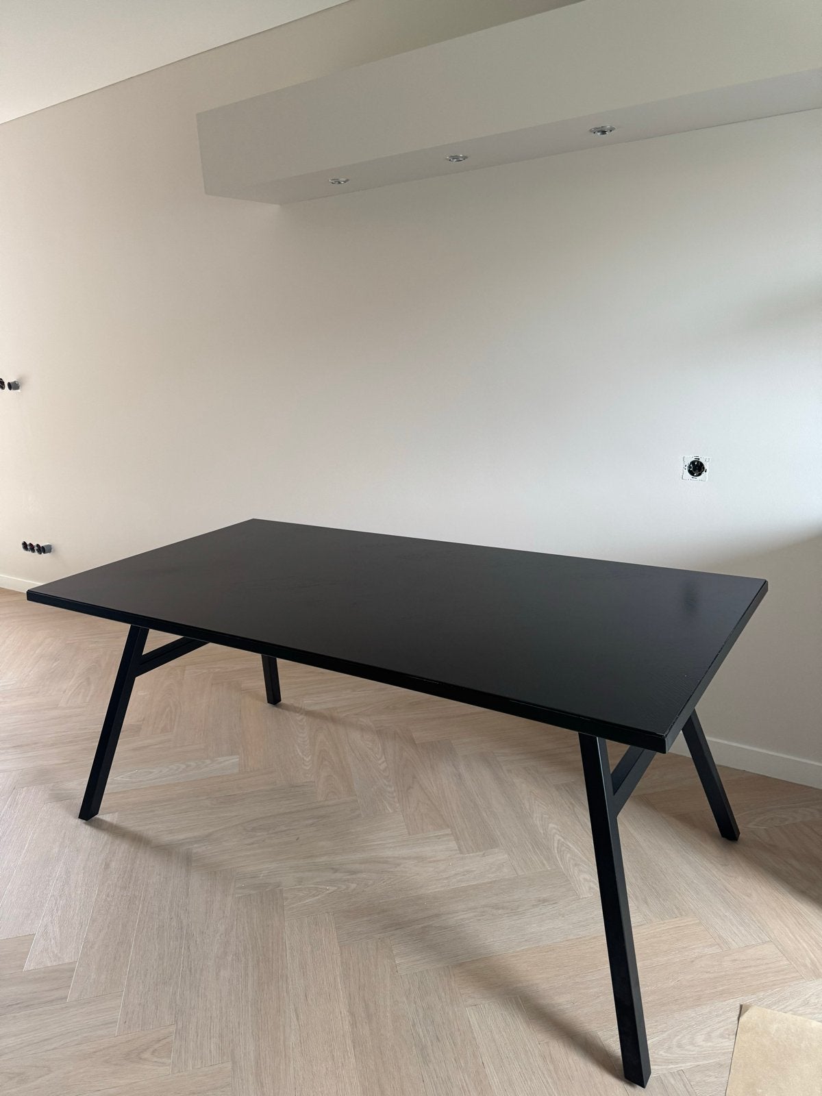 Zwarte visgraat eettafel Seth - 180x90 cm, Huis en Inrichting, Tafels | Eettafels, Ophalen, 50 tot 100 cm, Zo goed als nieuw, 150 tot 200 cm