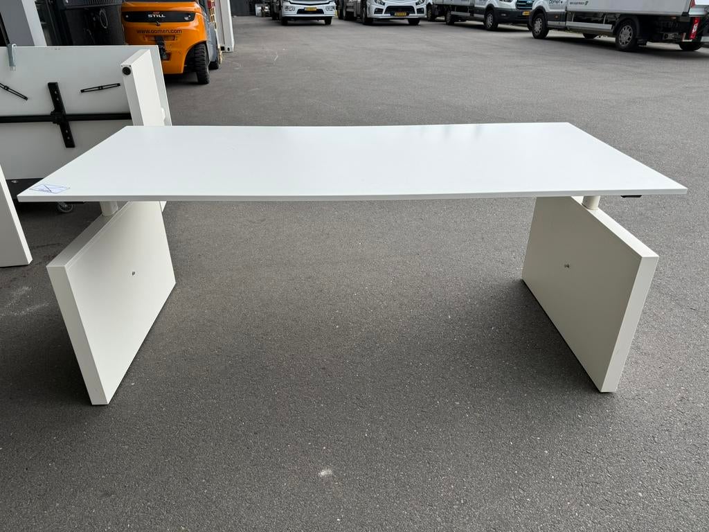 4 witte bureau’s, Huis en Inrichting, Bureaus, Ophalen, Gebruikt, 180 cm, Overige merken