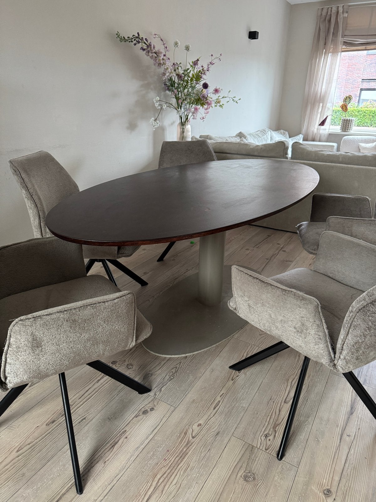 Mooie ovale eettafel mangohout, Huis en Inrichting, Ophalen, Zo goed als nieuw, Ovaal, 100 tot 150 cm
