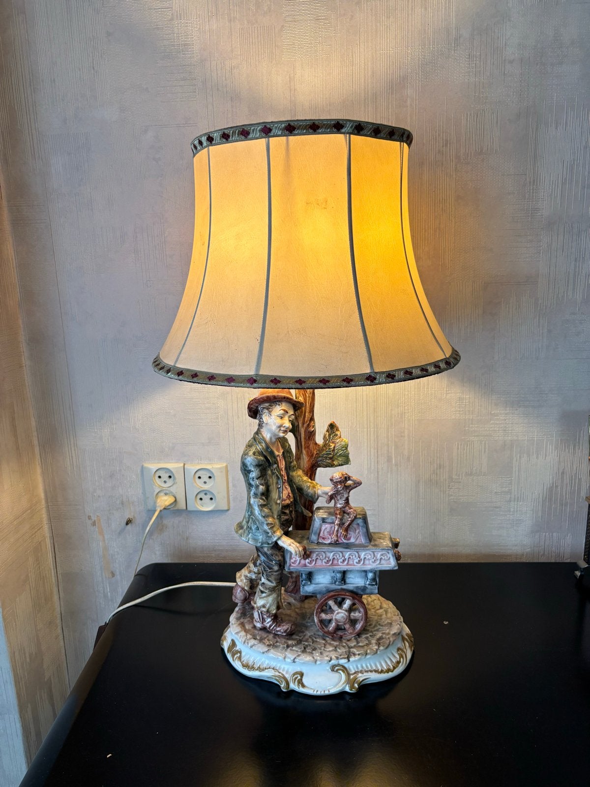 Vintage Italiaanse Tafellamp: Zwerver met Orgel en Aapje, Ophalen