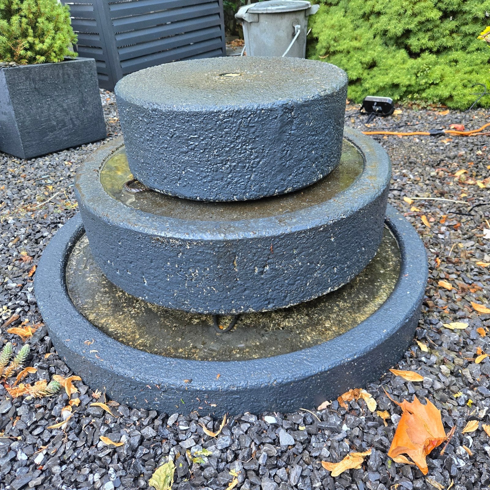 3 Molenstenen voor Fontein - Gratis Ophalen, Ophalen, Gebruikt, Beton, Waterornament