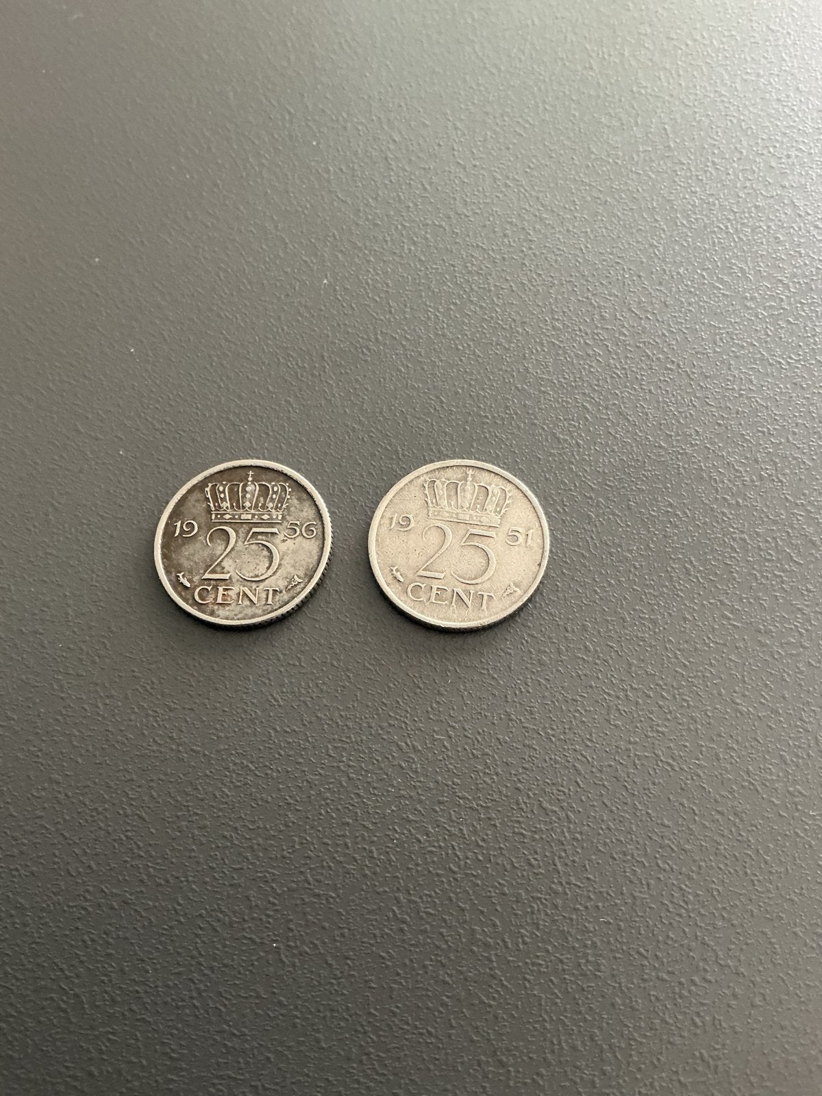 2x 25 Cent Koningin Juliana (1951, 1956), Koningin Juliana, Zilver, 25 cent, Ophalen of Verzenden