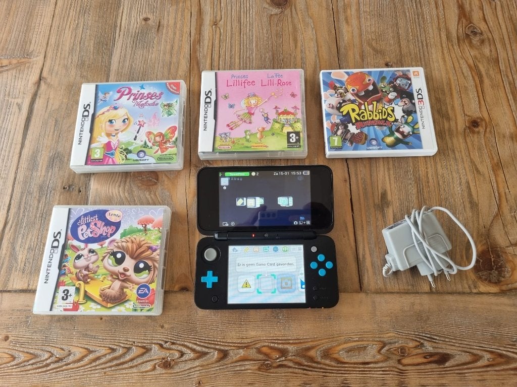 Nintendo 2DS XL - Blauw + 4 Games, Blauw, 2DS, Ophalen of Verzenden, Gebruikt