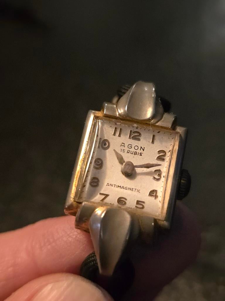 Elegant en stijlvol modernistisch 'Agon cocktailpolshorloge, Ophalen of Verzenden, Goud, Dame