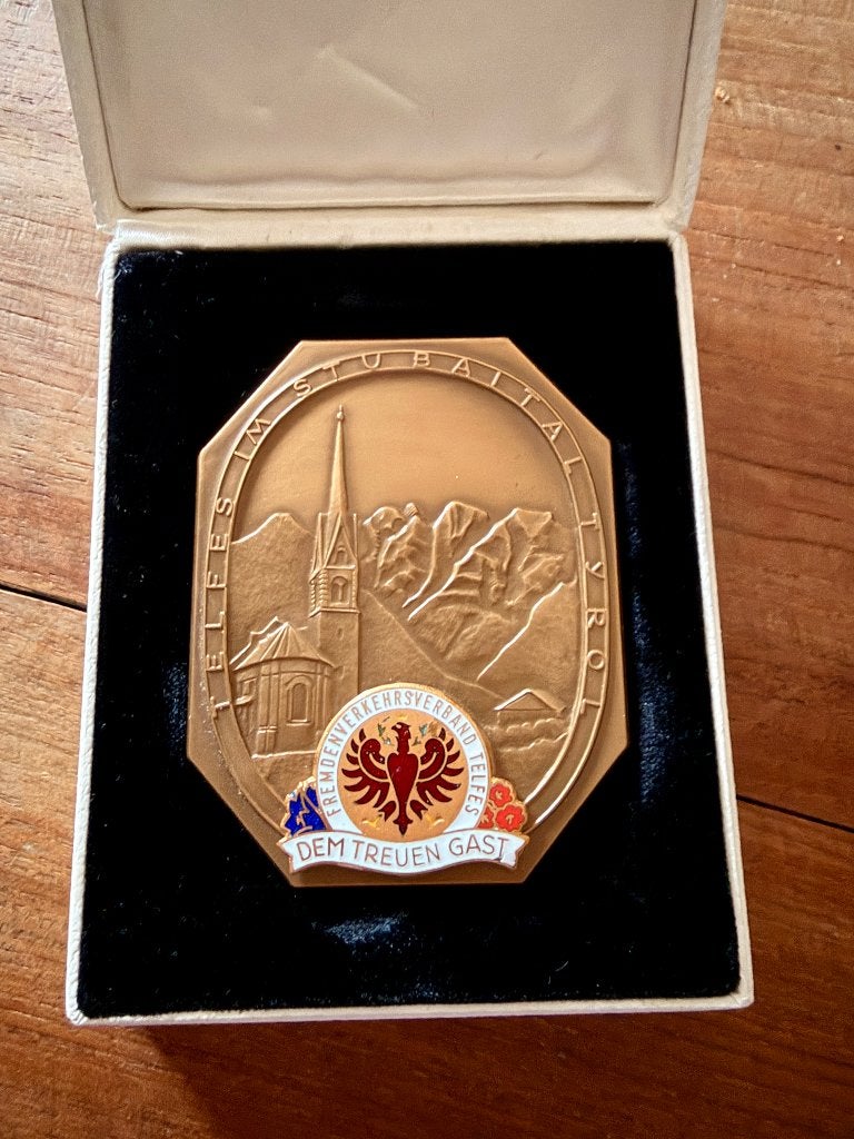 Vintage Bronzen Herdenkingsplaquette / medaille, Ophalen of Verzenden, Brons, Buitenland