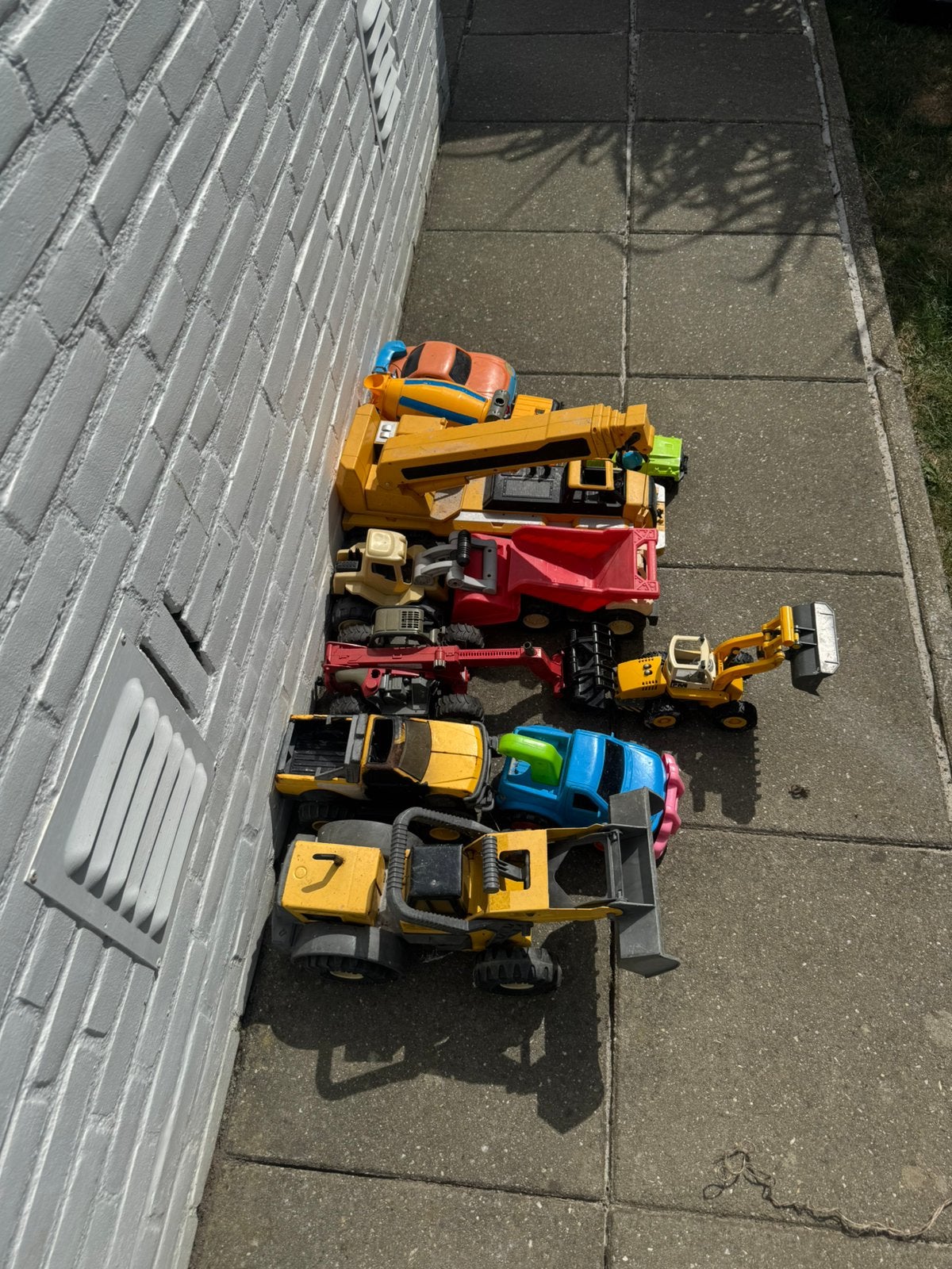 Diverse grote auto’s (ook Tonka), Kinderen en Baby's, Speelgoed | Speelgoedvoertuigen, Ophalen, Gebruikt