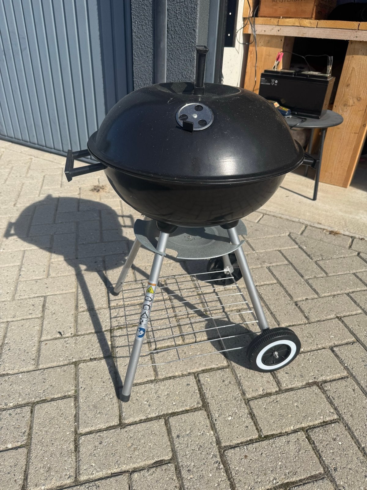 Compacte houtskool barbecue met zak houtskool nooit gebruikt, Ophalen, Nieuw, Met accessoires