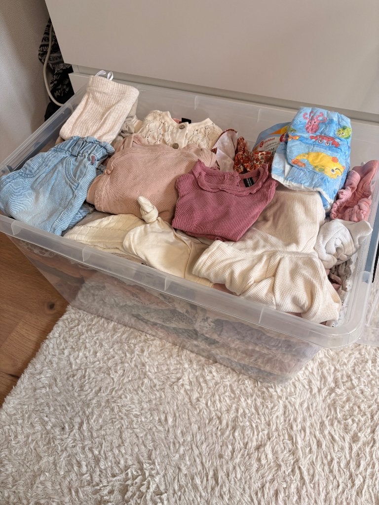 XL babybox meisjeskleding, Ophalen, Zo goed als nieuw, Meisje