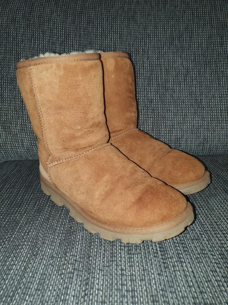 UGG short Essential 38, UGG, Bruin, Verzenden, Lage of Enkellaarzen