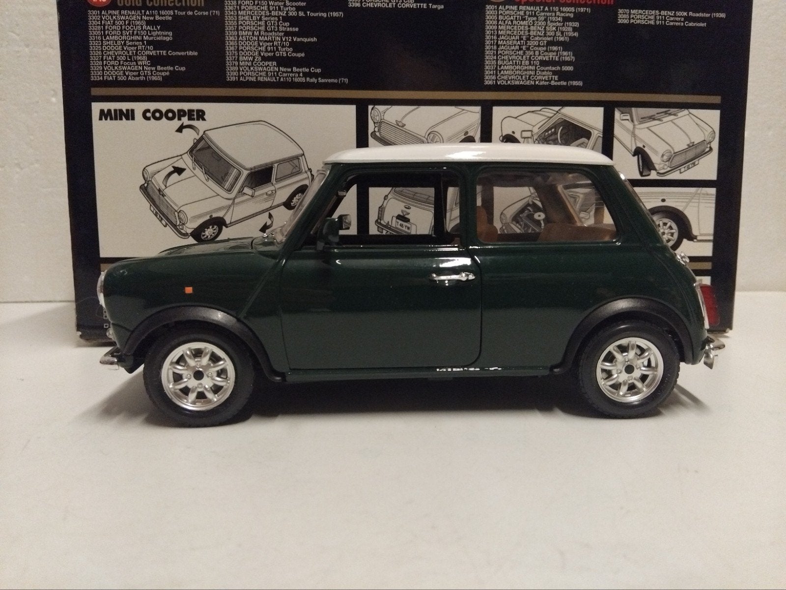 Austin Mini Cooper British Racing green Bburago 1:18 KRD, Ophalen of Verzenden, Zo goed als nieuw, Auto, Overige merken