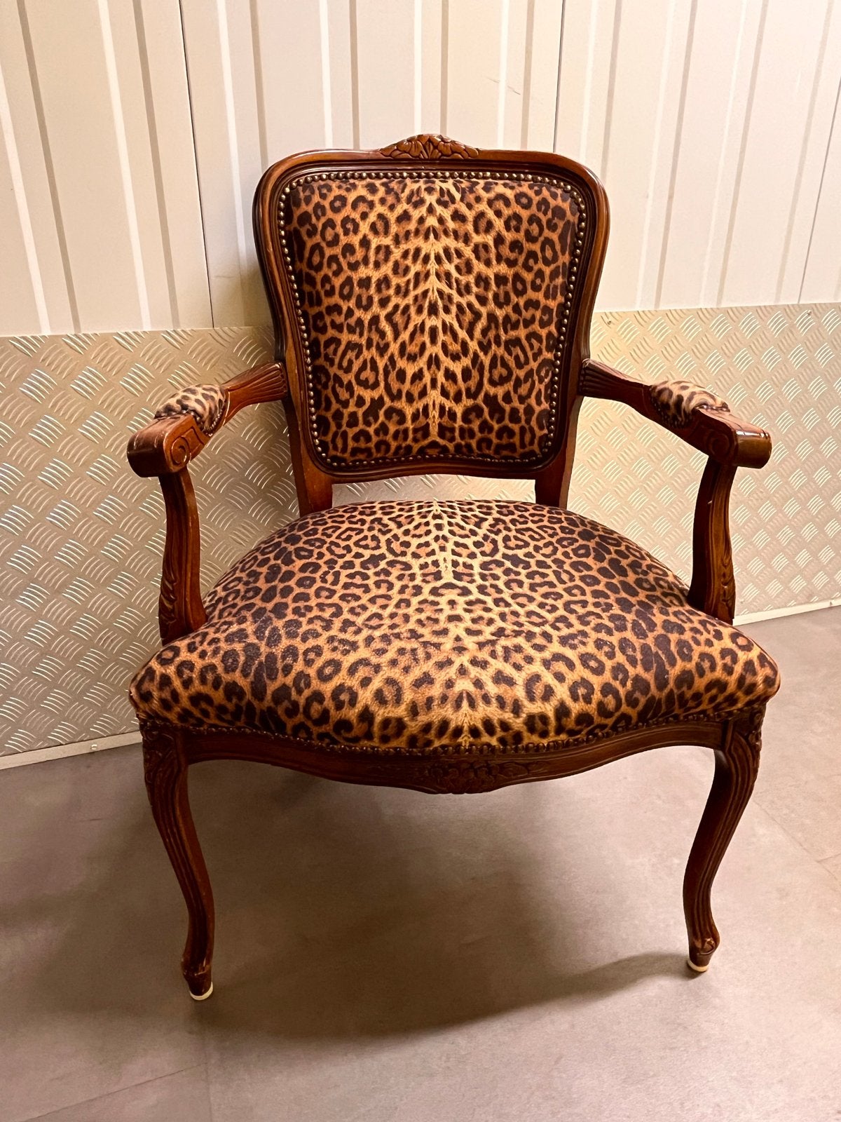Barok fauteuiltje met luipaardprint, Ophalen