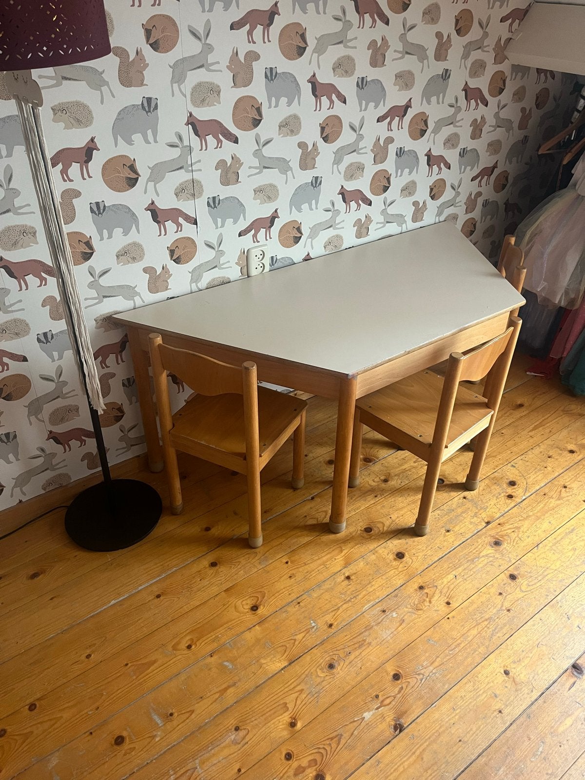 Kindertafel met drie stoeltjes, Ophalen, Gebruikt, Tafel(s) en Stoel(en)