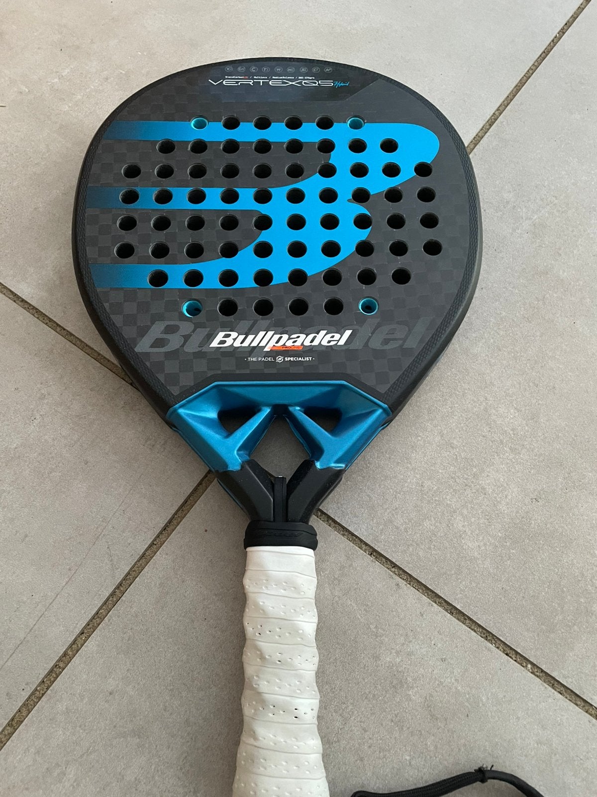 Bullpadel Vertex 05 Hybrid 2026, Sport en Fitness, Padel, Ophalen of Verzenden, Zo goed als nieuw, Padelracket