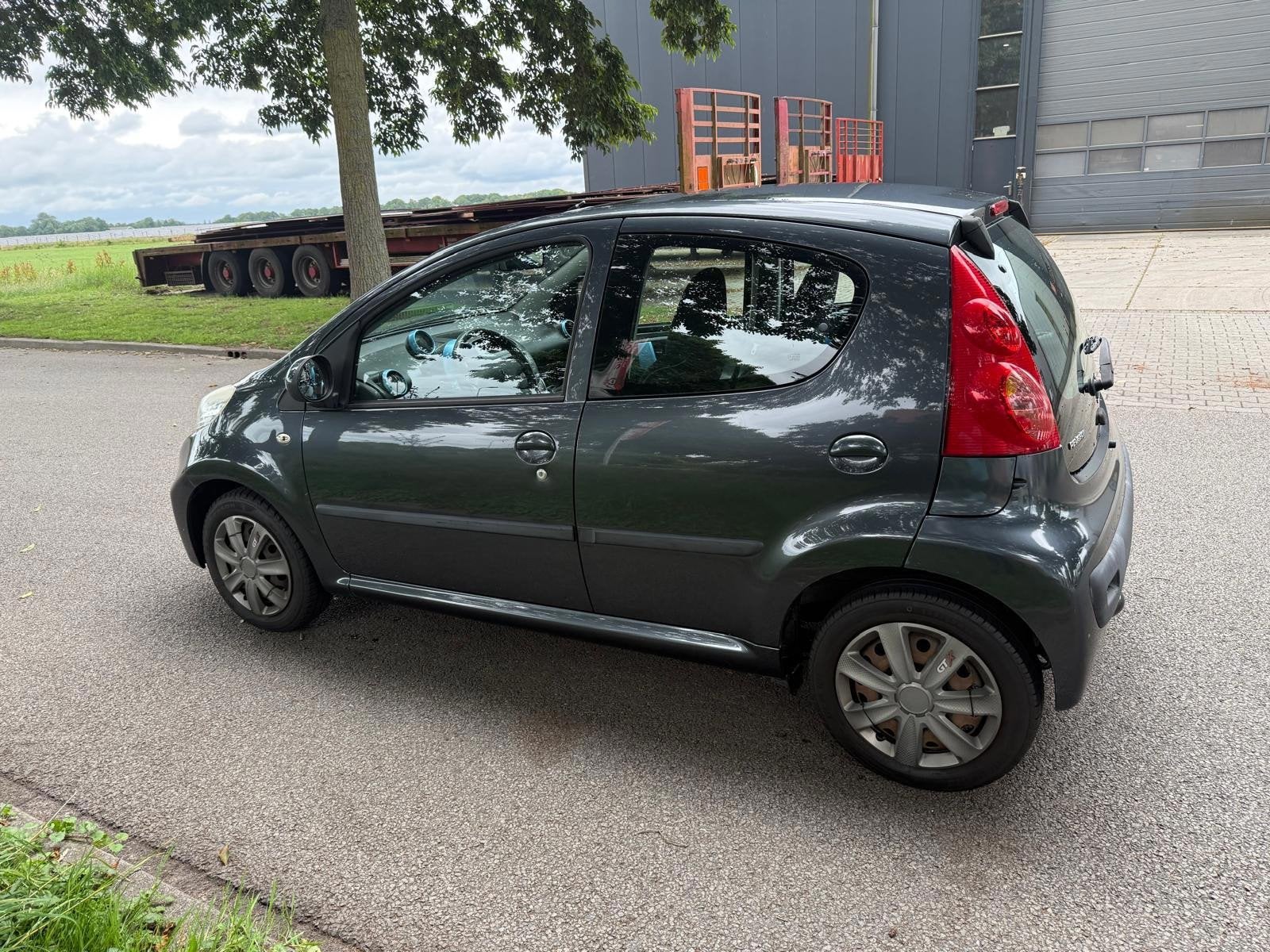 Peugeot 107 1.0-12V Millesim 200 5 drs apk, Auto's, Peugeot, Voorwielaandrijving, Euro 5, Gebruikt, 4 stoelen