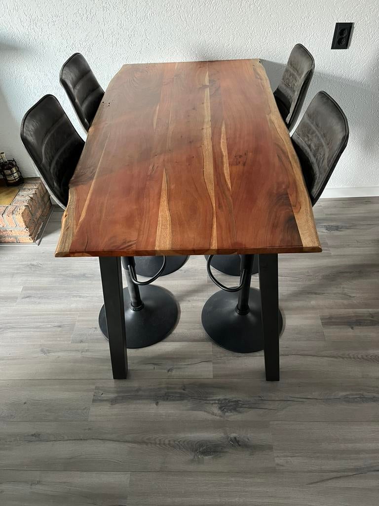 Massief Acacia Boomstam Eettafel 180cm + 4 Barkrukken, Ophalen of Verzenden, Zo goed als nieuw, 4 tot 6 stoelen