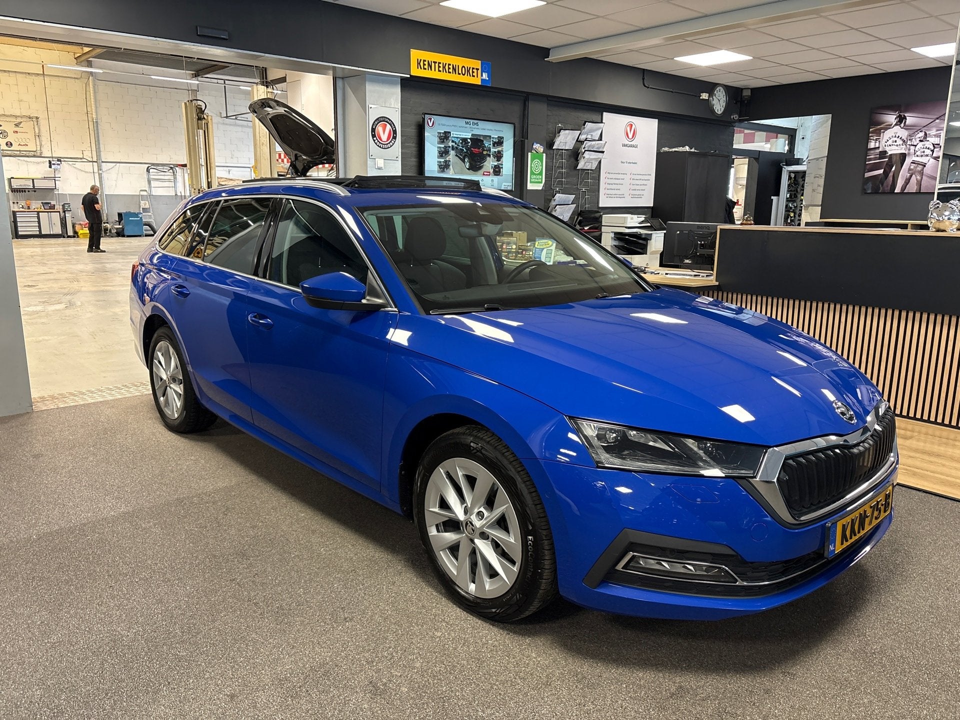 Skoda Octavia Combi 1.4 TSI iV PHEV style Business / panoram, 12 maanden, Stof, Gebruikt, 4 cilinders