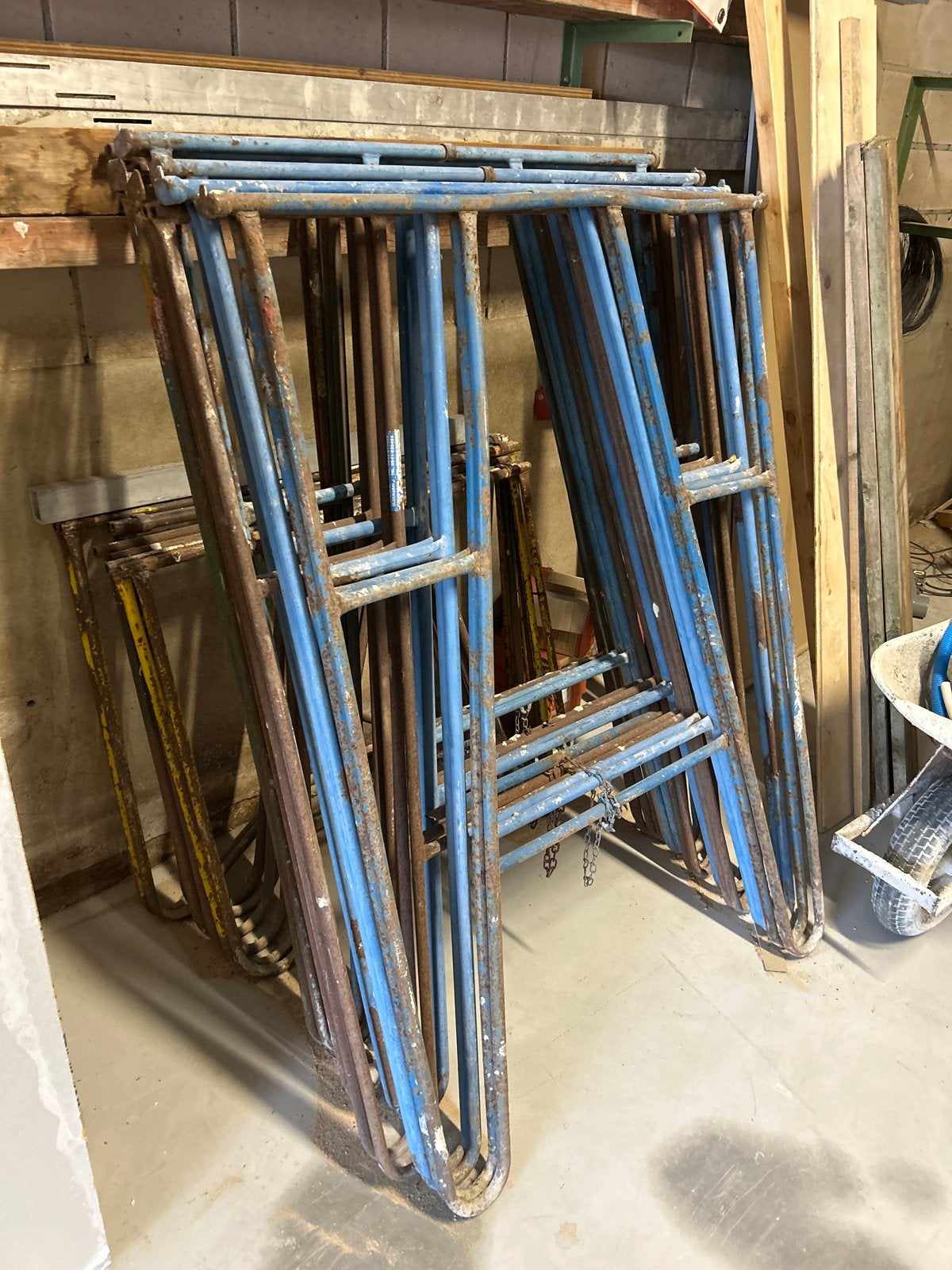 Gebruikte Steigerframes 150cm 8x, Doe-het-zelf en Verbouw, Steigers, Ophalen, Gebruikt, Gevelsteiger, 5 meter of hoger