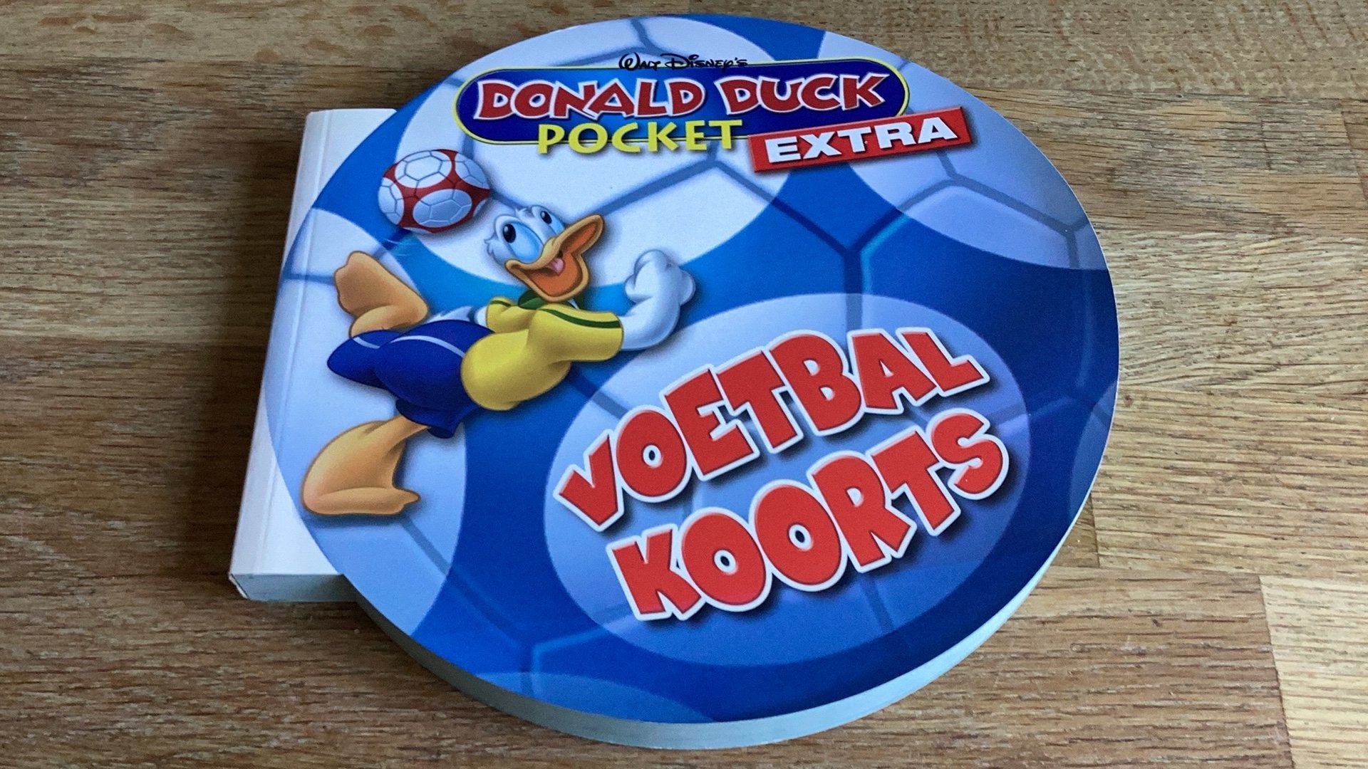 Donald Duck voetbal pocket voor €1,50, Meerdere comics, Ophalen of Verzenden, Zo goed als nieuw, Europa