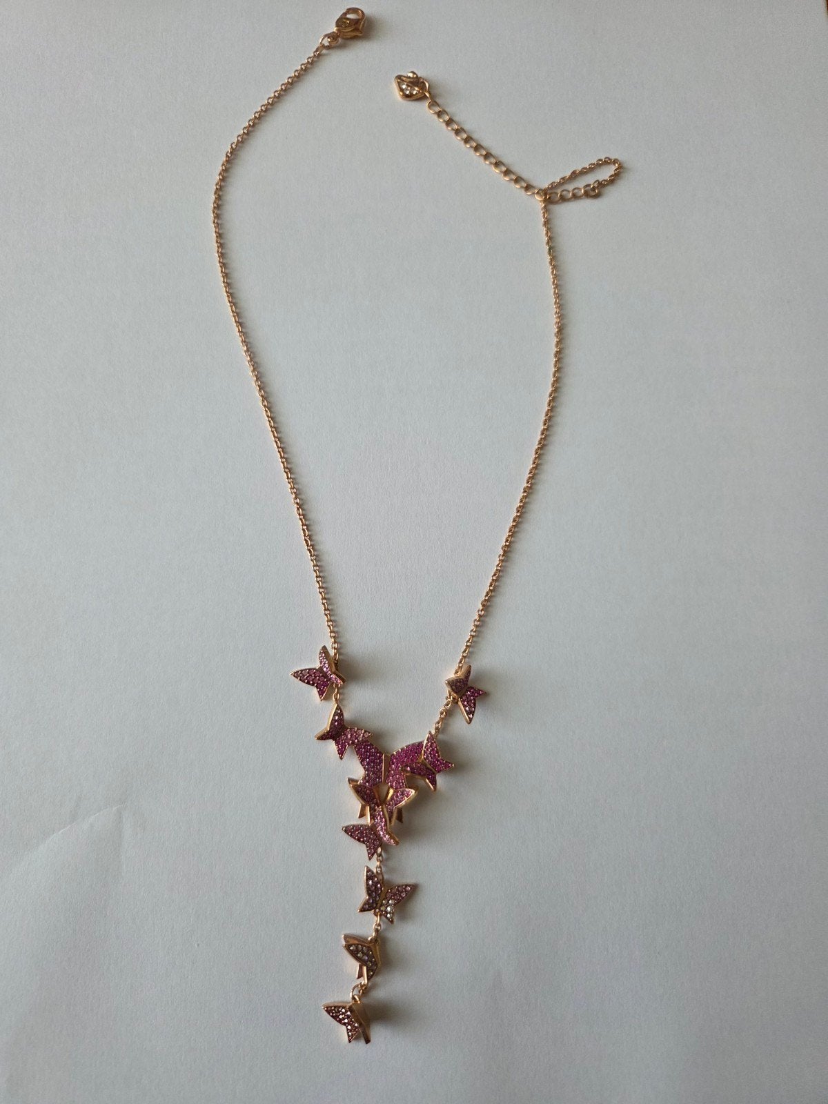 Swarovski ketting met vlinders en roze kristallen, Met kristal, Overige materialen, Nieuw, Ophalen of Verzenden