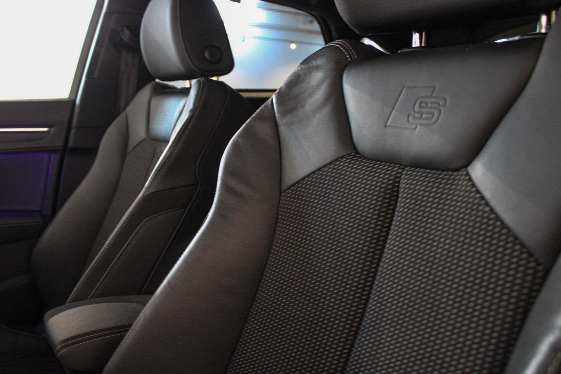 Audi Q3 35 TFSI S edition PANO | Sfeer, 15 km/l, 4 cilinders, 150 pk, Leder en Stof