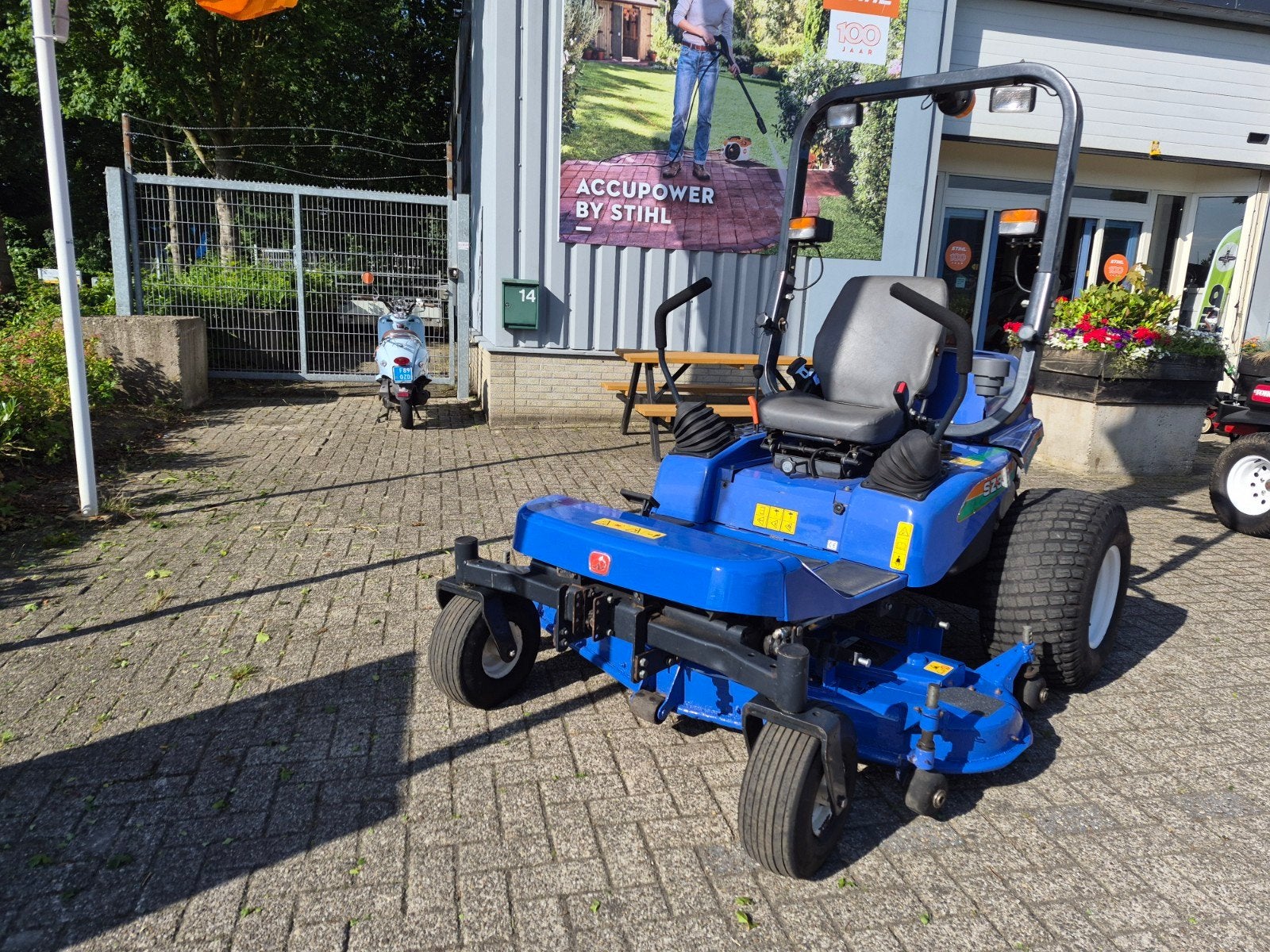 Iseki SZ 330 zware iseki proffesionele diesel Zero turnmaaie, Tuin en Terras, Zitmaaiers, Ophalen, Gebruikt, 120 cm of meer, Iseki