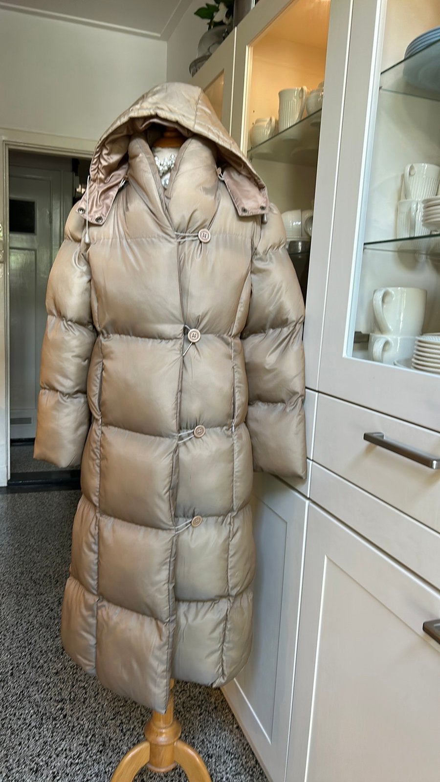 OPHELIE WHITE beige/gouden lange puffer mt S ZGAN, Ophalen of Verzenden, Zo goed als nieuw, Maat 36 (S), Beige
