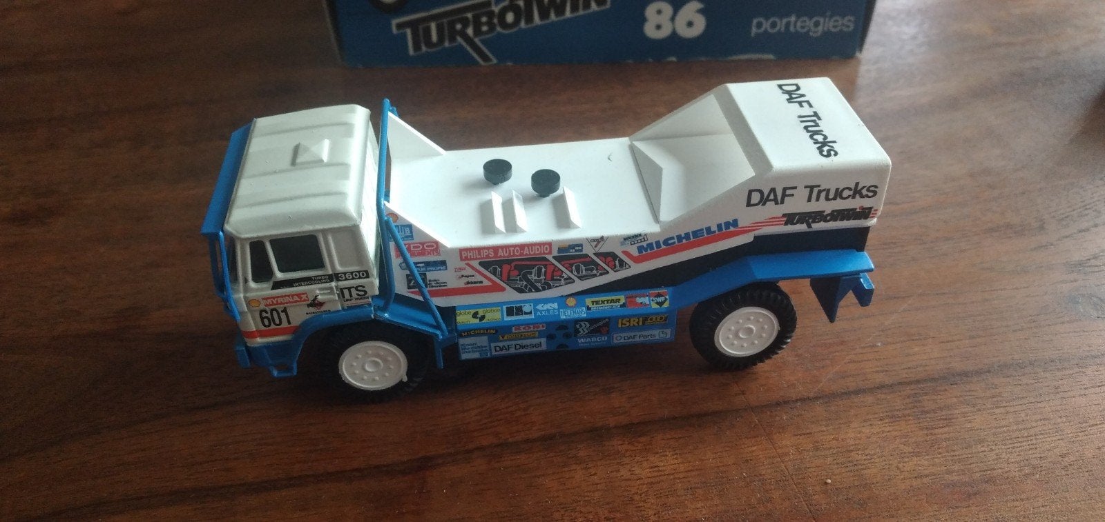 Dakar de Rooij schaal 1:50 in originele verpakking, Ophalen of Verzenden, Bus of Vrachtwagen