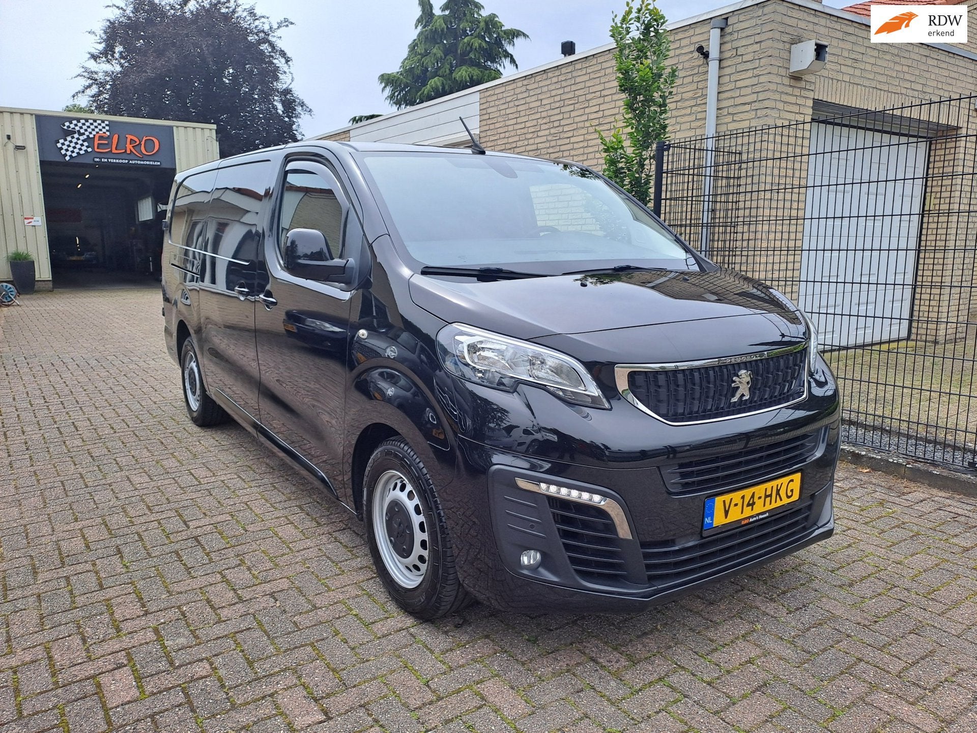 Peugeot EXPERT 231L3 2.0 BlueHDI 180 Premium, Auto's, Bestelauto's, Gebruikt, 4 cilinders, Leder en Stof, Zwart